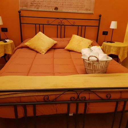 Ghiro Ghiotto Bed & Breakfast Pietra Ligure Bagian luar foto