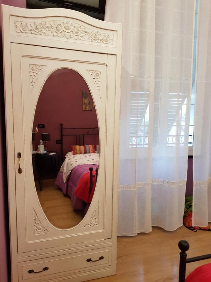 Ghiro Ghiotto Bed & Breakfast Pietra Ligure Bagian luar foto