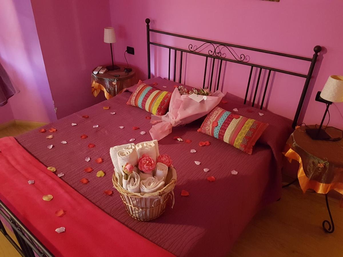 Ghiro Ghiotto Bed & Breakfast Pietra Ligure Bagian luar foto