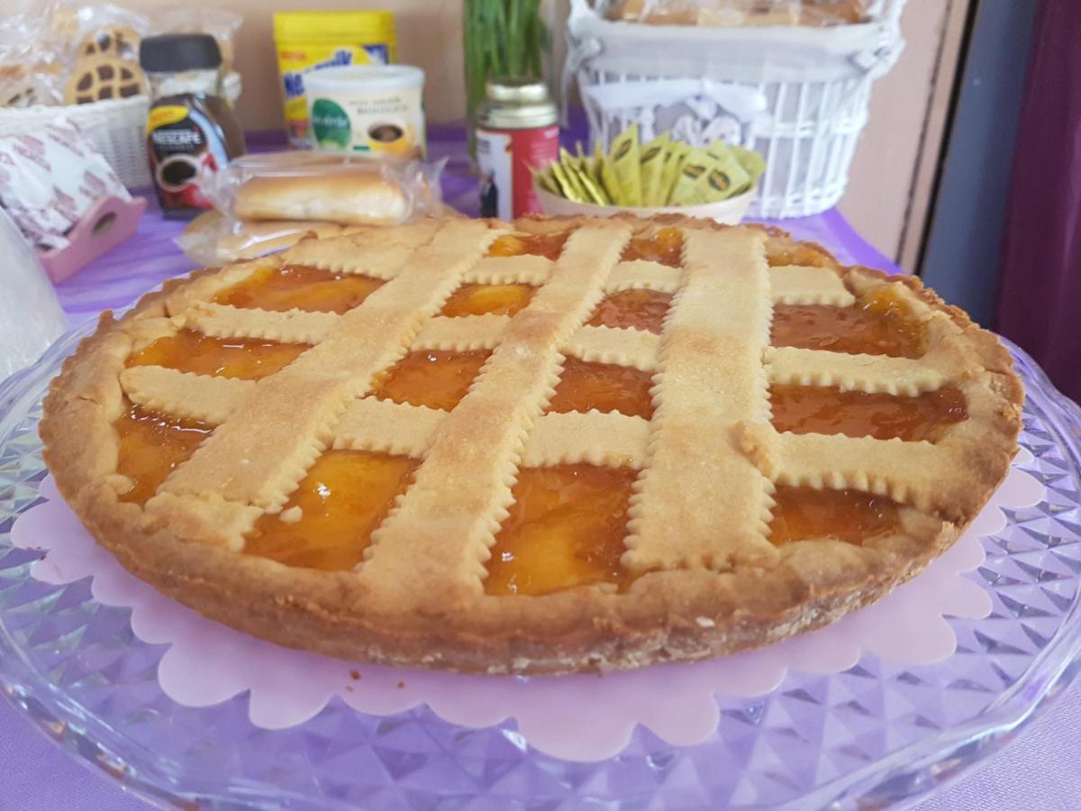 Ghiro Ghiotto Bed & Breakfast Pietra Ligure Bagian luar foto