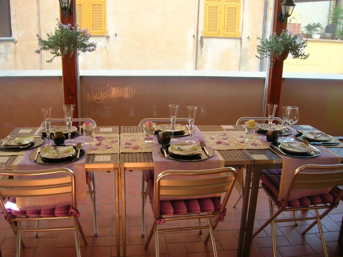 Ghiro Ghiotto Bed & Breakfast Pietra Ligure Bagian luar foto