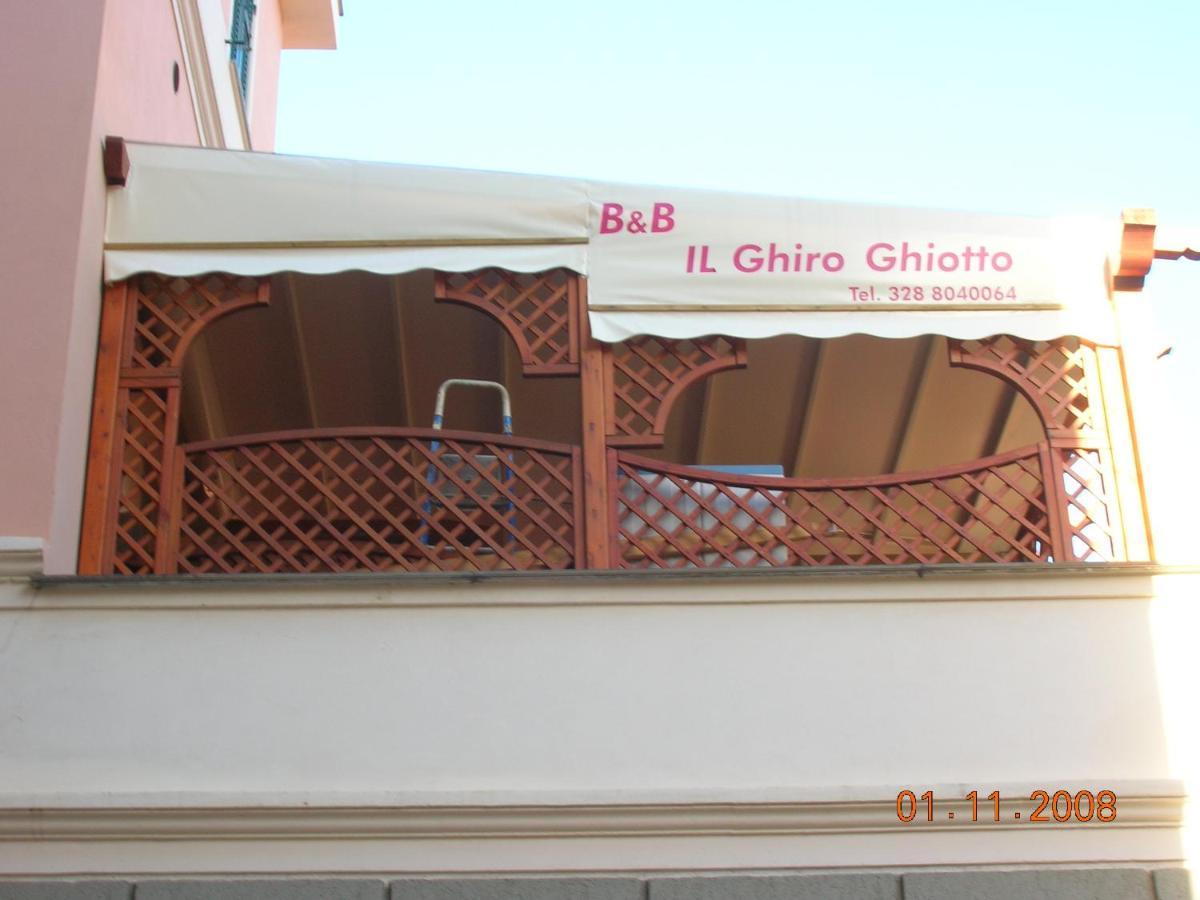 Ghiro Ghiotto Bed & Breakfast Pietra Ligure Bagian luar foto