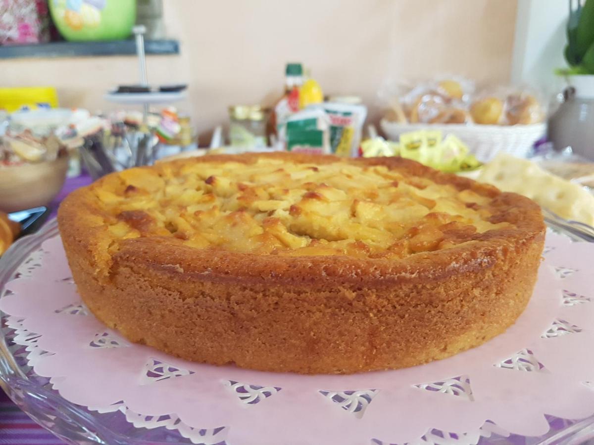 Ghiro Ghiotto Bed & Breakfast Pietra Ligure Bagian luar foto