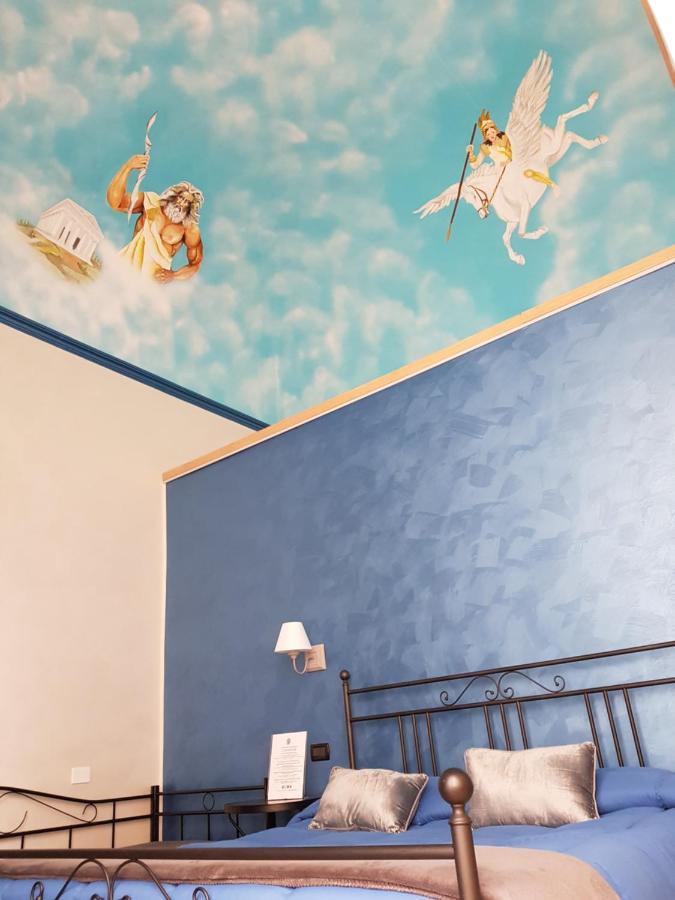 Ghiro Ghiotto Bed & Breakfast Pietra Ligure Bagian luar foto